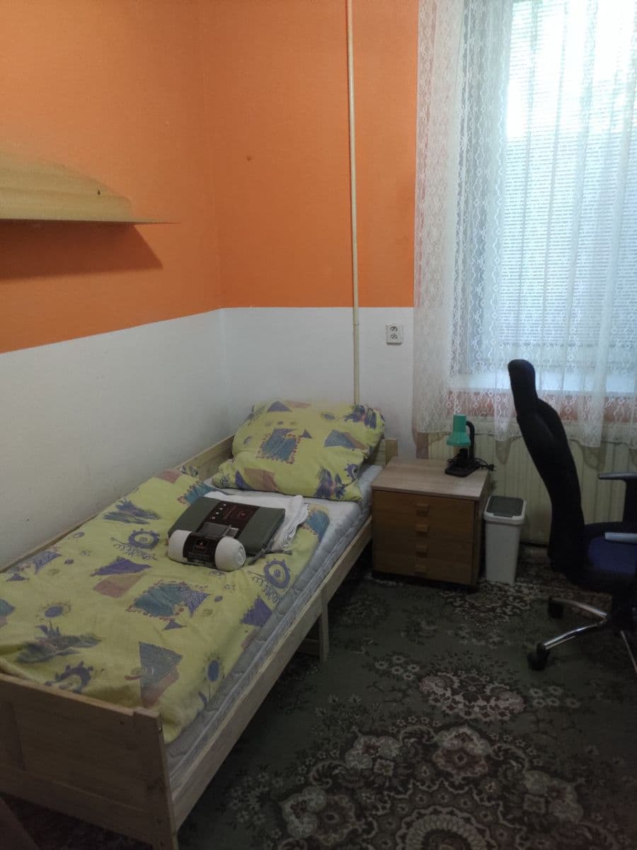 Pronájem bytu 1+kk 25 m², Husova, Pardubice, Pardubický kraj Pronájem bytu 1+kk 25 m², Husova, Pardubice, Pardubický kraj