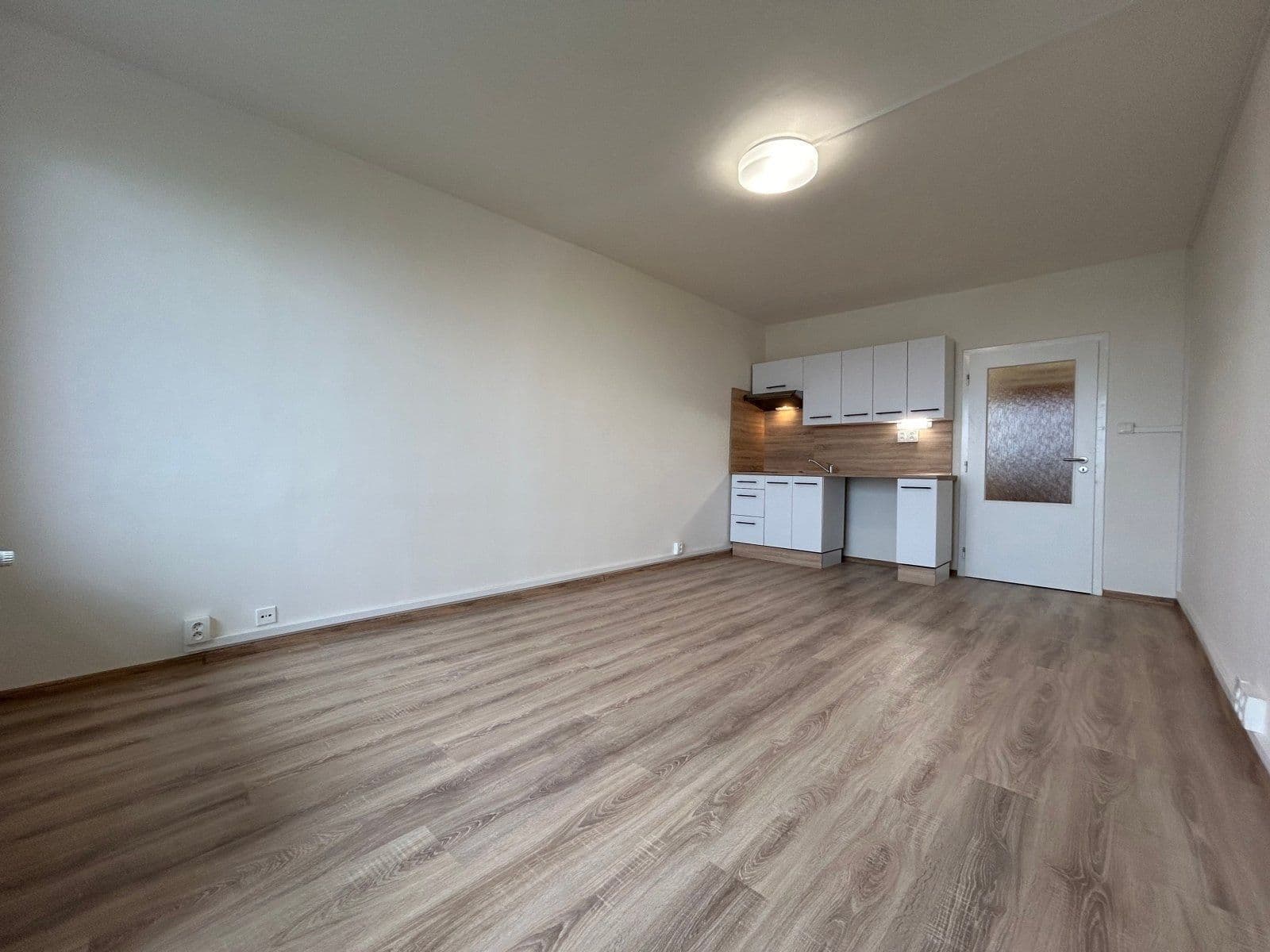 Pronájem bytu 1+kk 27 m², Okružní, Orlová, Moravskoslezský kraj Pronájem bytu 1+kk 27 m², Okružní, Orlová, Moravskoslezský kraj
