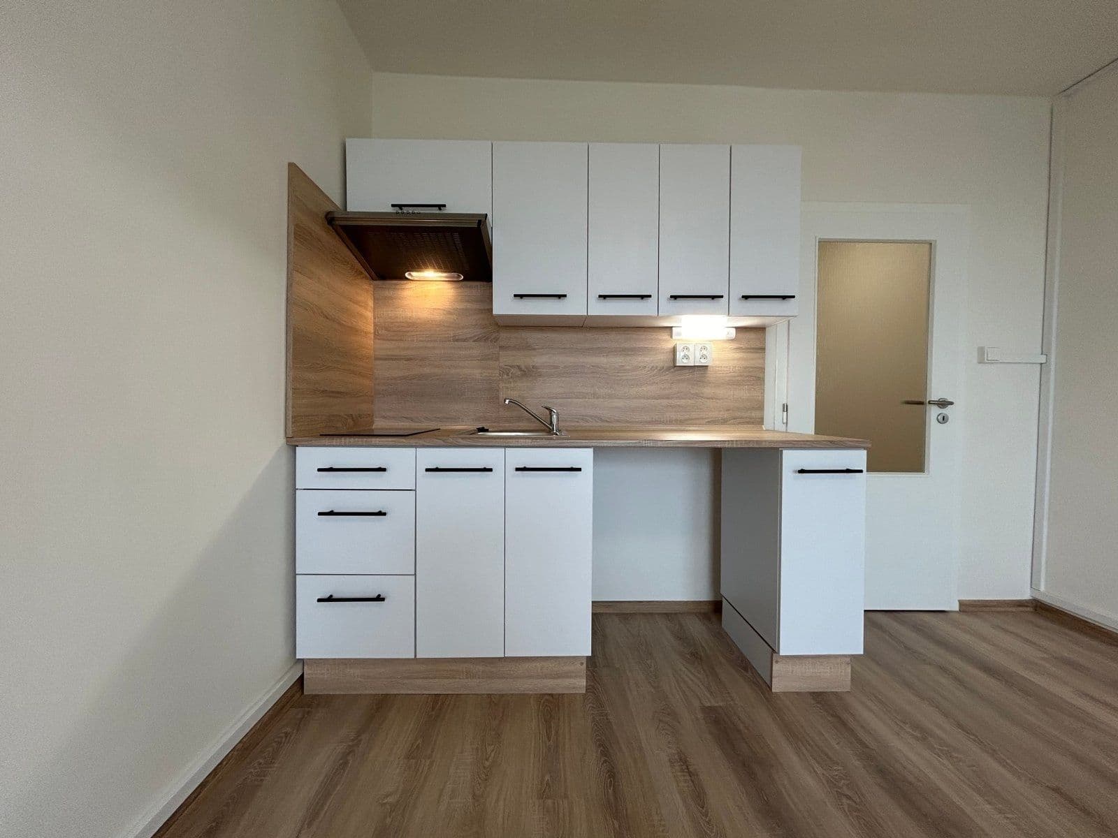 Pronájem bytu 1+kk 27 m², Okružní, Orlová, Moravskoslezský kraj Pronájem bytu 1+kk 27 m², Okružní, Orlová, Moravskoslezský kraj