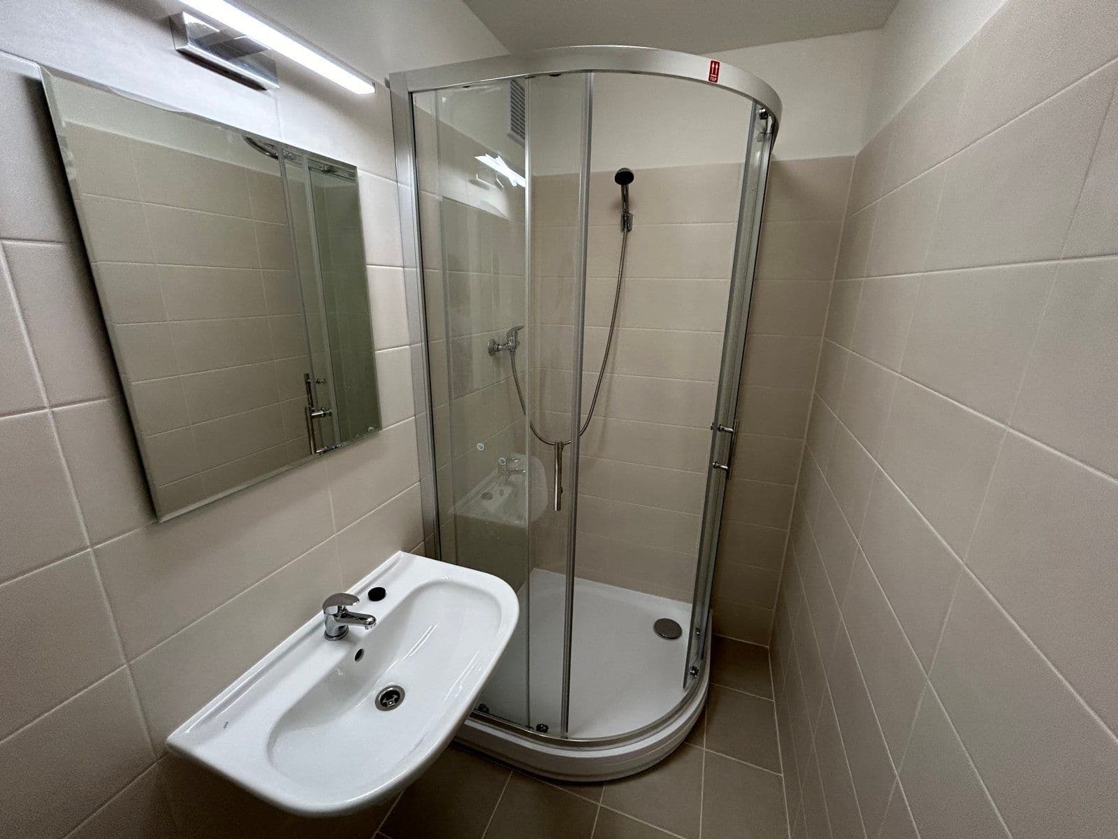 Pronájem bytu 1+kk 27 m², Okružní, Orlová, Moravskoslezský kraj Pronájem bytu 1+kk 27 m², Okružní, Orlová, Moravskoslezský kraj