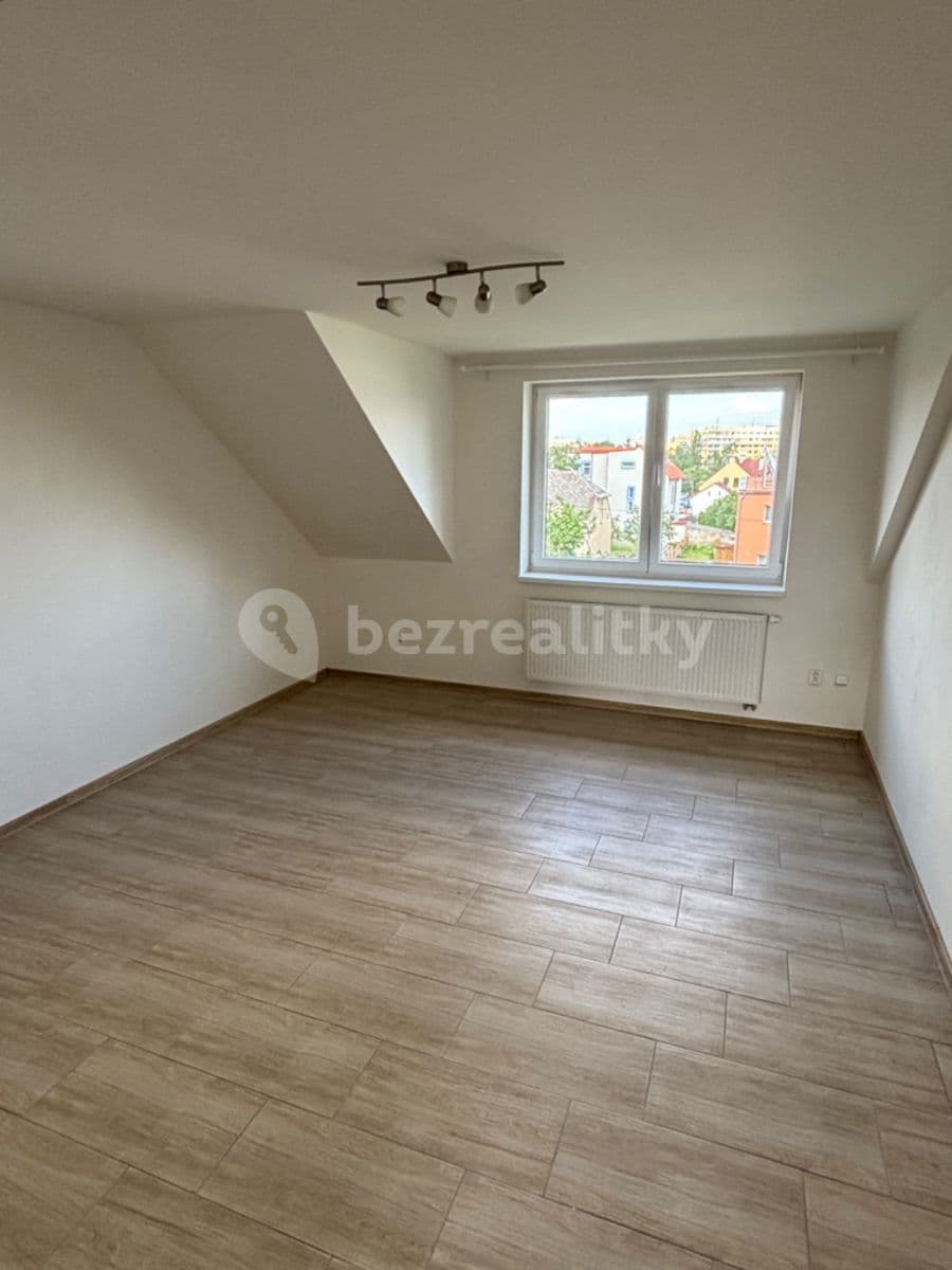 Pronájem bytu 3+1 130 m², Kollárova, Kladno, Středočeský kraj Pronájem bytu 3+1 130 m², Kollárova, Kladno, Středočeský kraj