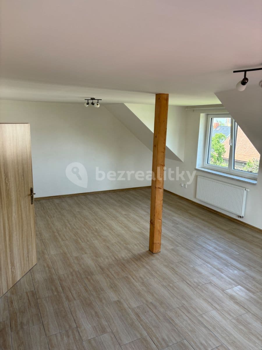 Pronájem bytu 3+1 130 m², Kollárova, Kladno, Středočeský kraj Pronájem bytu 3+1 130 m², Kollárova, Kladno, Středočeský kraj