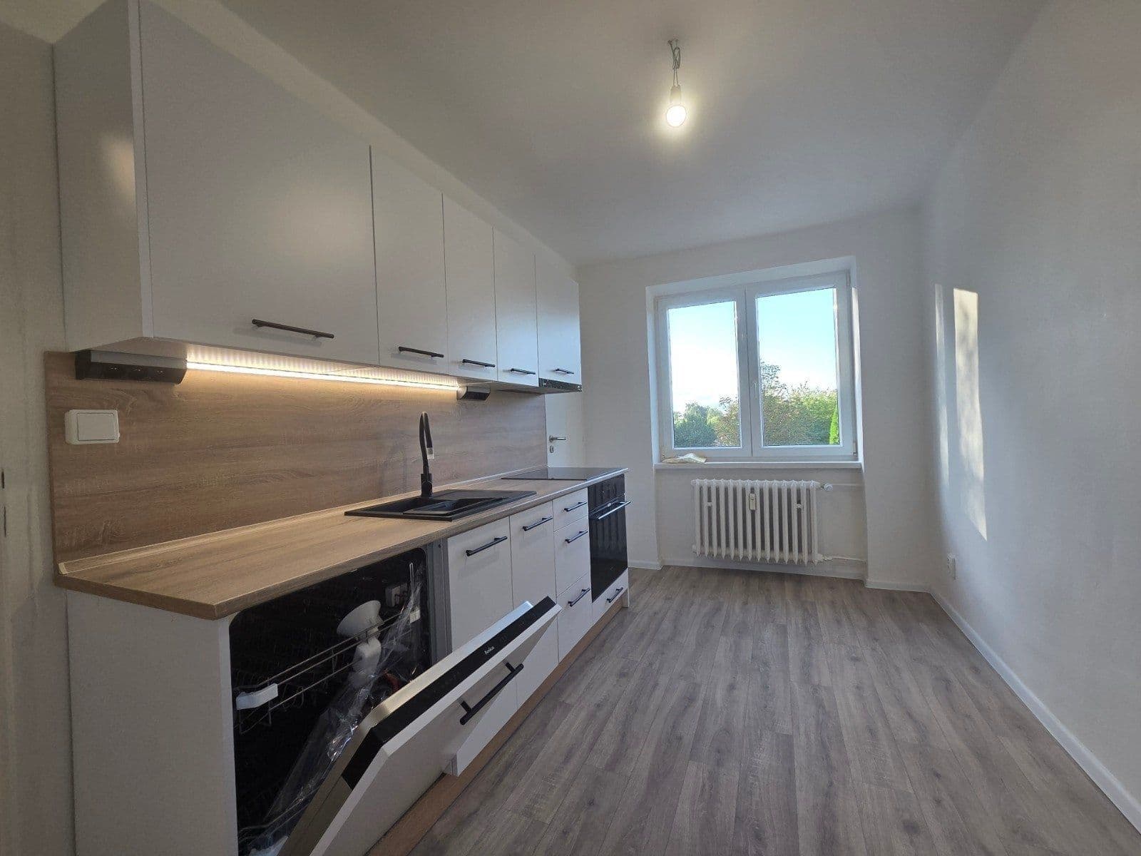 Pronájem bytu 3+1 73 m², Stavbařů, Karviná, Moravskoslezský kraj Pronájem bytu 3+1 73 m², Stavbařů, Karviná, Moravskoslezský kraj