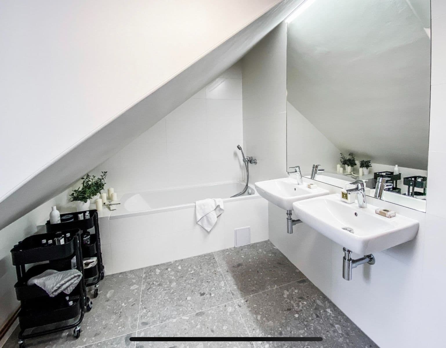 Pronájem bytu 15 m², Králova, Brno, Jihomoravský kraj Pronájem bytu 15 m², Králova, Brno, Jihomoravský kraj