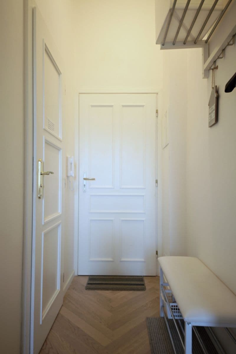 Pronájem bytu  23 m², náměstí Bratří Synků, Praha, Praha Pronájem bytu  23 m², náměstí Bratří Synků, Praha, Praha