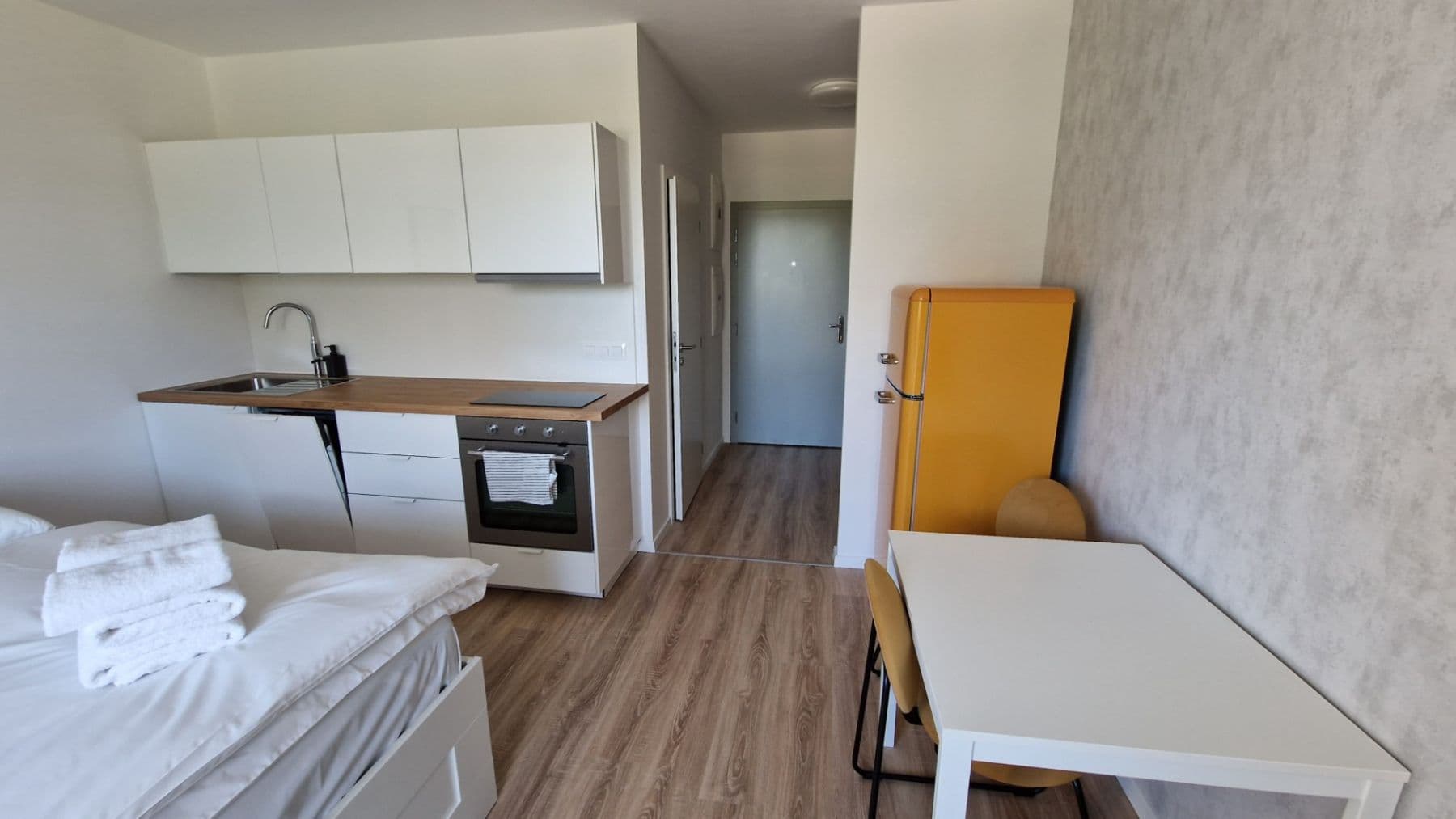 Pronájem bytu 1+1 24 m², Ivanská cesta, Ružinov, Bratislavský kraj Pronájem bytu 1+1 24 m², Ivanská cesta, Ružinov, Bratislavský kraj