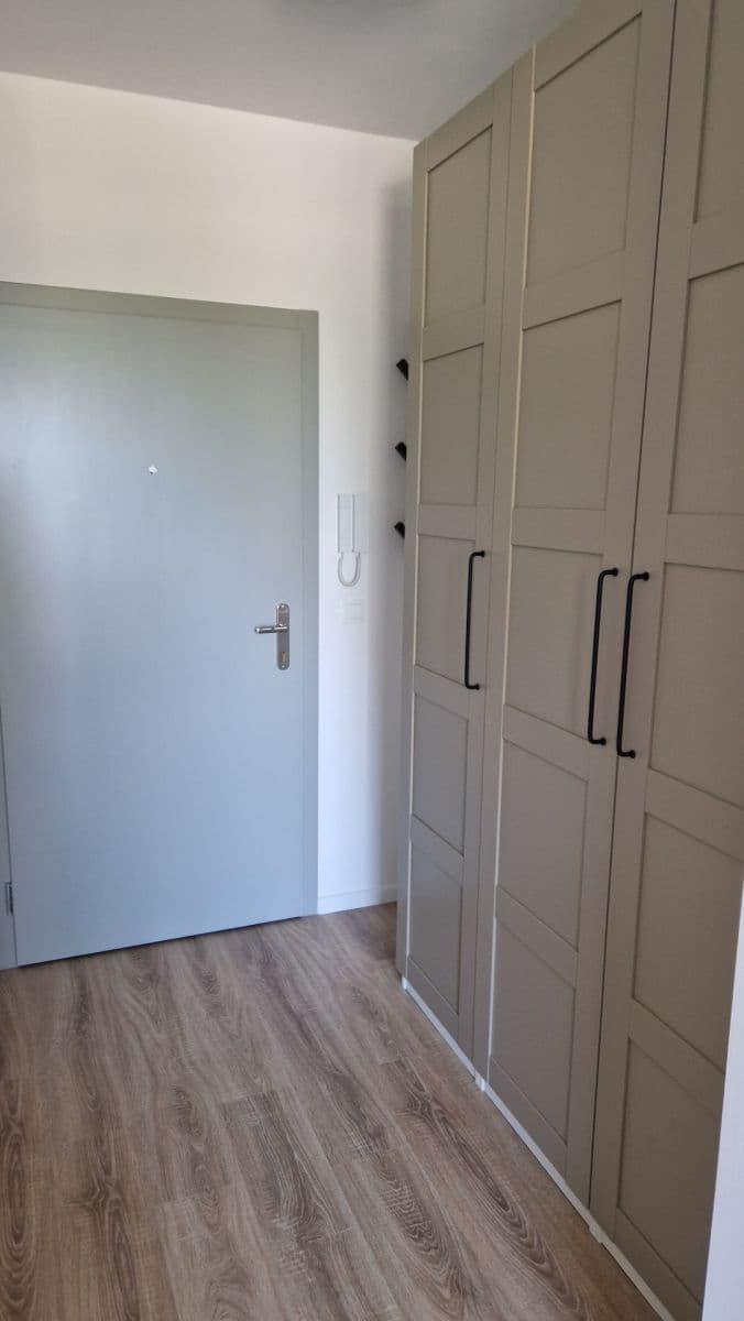 Pronájem bytu 1+1 24 m², Ivanská cesta, Ružinov, Bratislavský kraj Pronájem bytu 1+1 24 m², Ivanská cesta, Ružinov, Bratislavský kraj