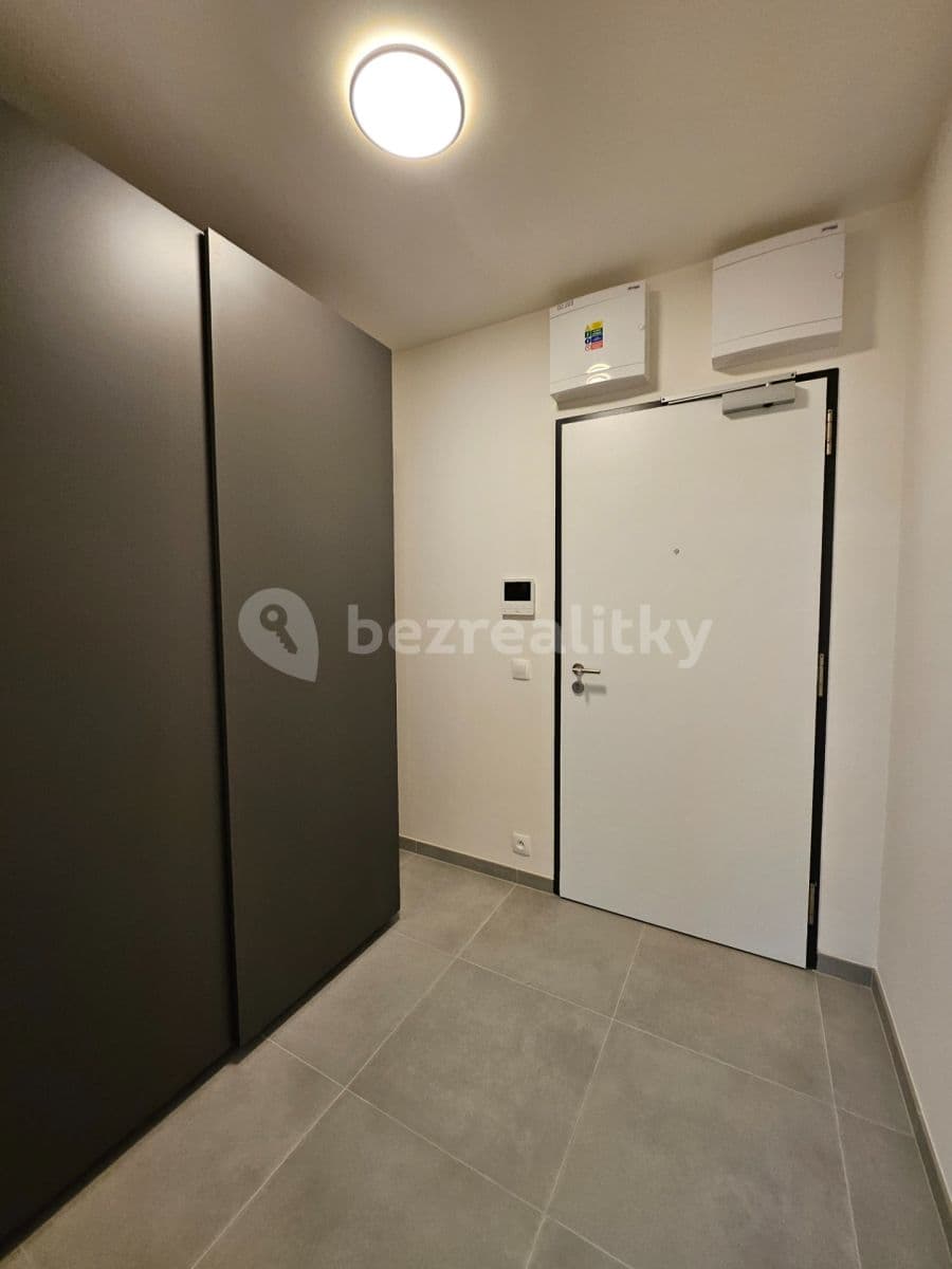 Pronájem bytu 1+kk 37 m², K Jezeru, Praha, Praha Pronájem bytu 1+kk 37 m², K Jezeru, Praha, Praha