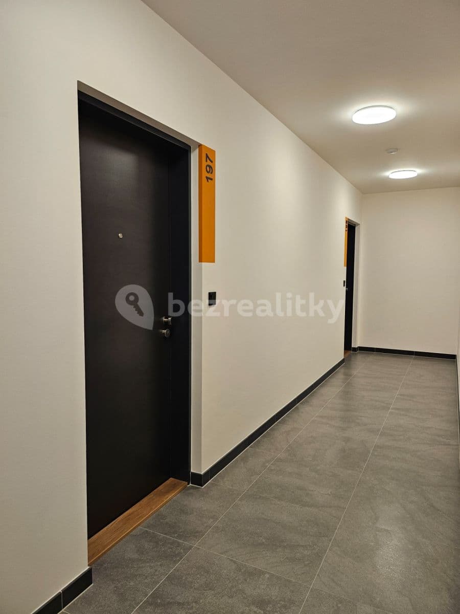 Pronájem bytu 1+kk 37 m², K Jezeru, Praha, Praha Pronájem bytu 1+kk 37 m², K Jezeru, Praha, Praha