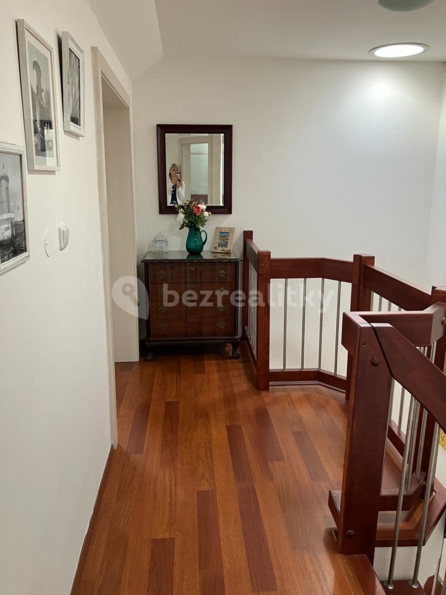Pronájem domu 286 m², pozemek 447 m², Habrová, Horoměřice, Středočeský kraj Pronájem domu 286 m², pozemek 447 m², Habrová, Horoměřice, Středočeský kraj