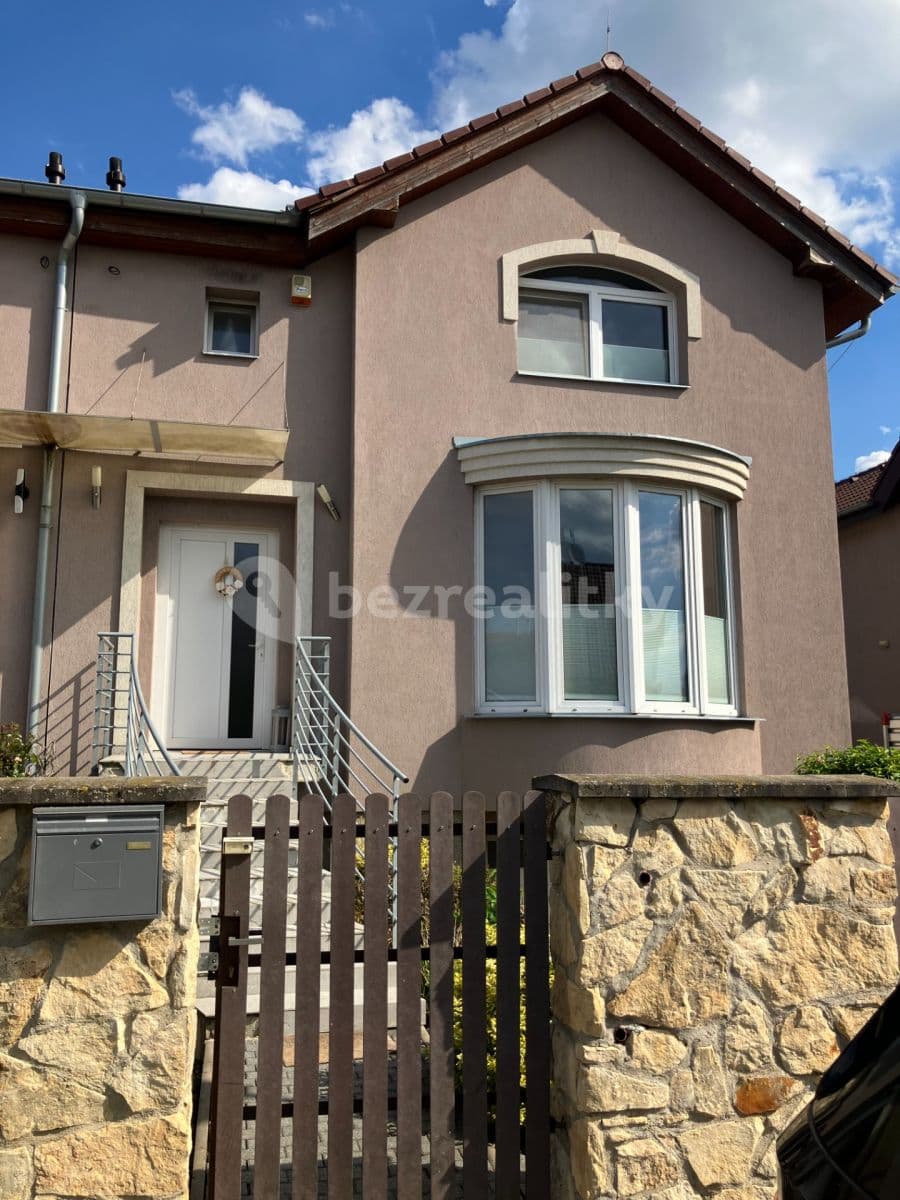 Pronájem domu 286 m², pozemek 447 m², Habrová, Horoměřice, Středočeský kraj Pronájem domu 286 m², pozemek 447 m², Habrová, Horoměřice, Středočeský kraj