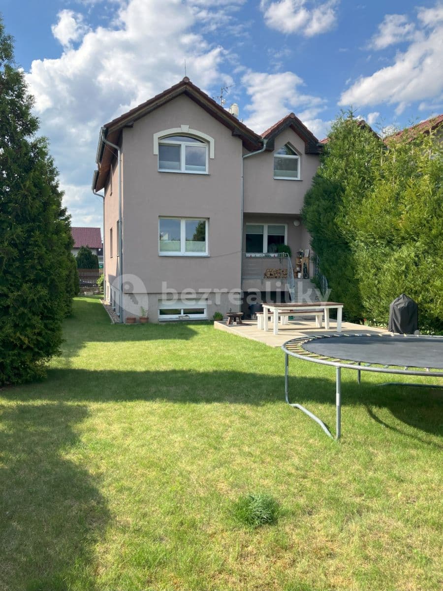 Pronájem domu 286 m², pozemek 447 m², Habrová, Horoměřice, Středočeský kraj Pronájem domu 286 m², pozemek 447 m², Habrová, Horoměřice, Středočeský kraj