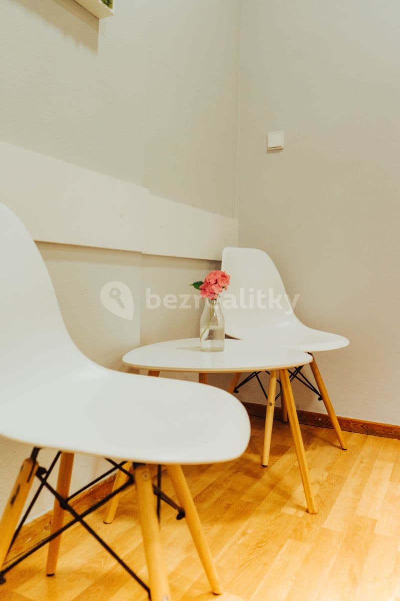 Pronájem kanceláře 25 m², Husova, Brno, Jihomoravský kraj Pronájem kanceláře 25 m², Husova, Brno, Jihomoravský kraj