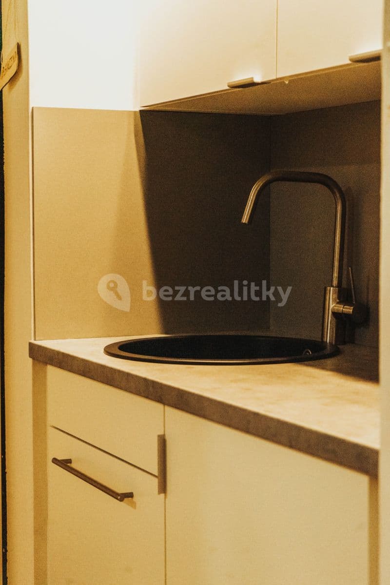 Pronájem kanceláře 25 m², Husova, Brno, Jihomoravský kraj Pronájem kanceláře 25 m², Husova, Brno, Jihomoravský kraj