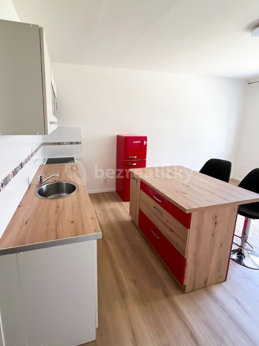 Pronájem bytu 1+1 44 m², Konečná, Karlovy Vary, Karlovarský kraj Pronájem bytu 1+1 44 m², Konečná, Karlovy Vary, Karlovarský kraj