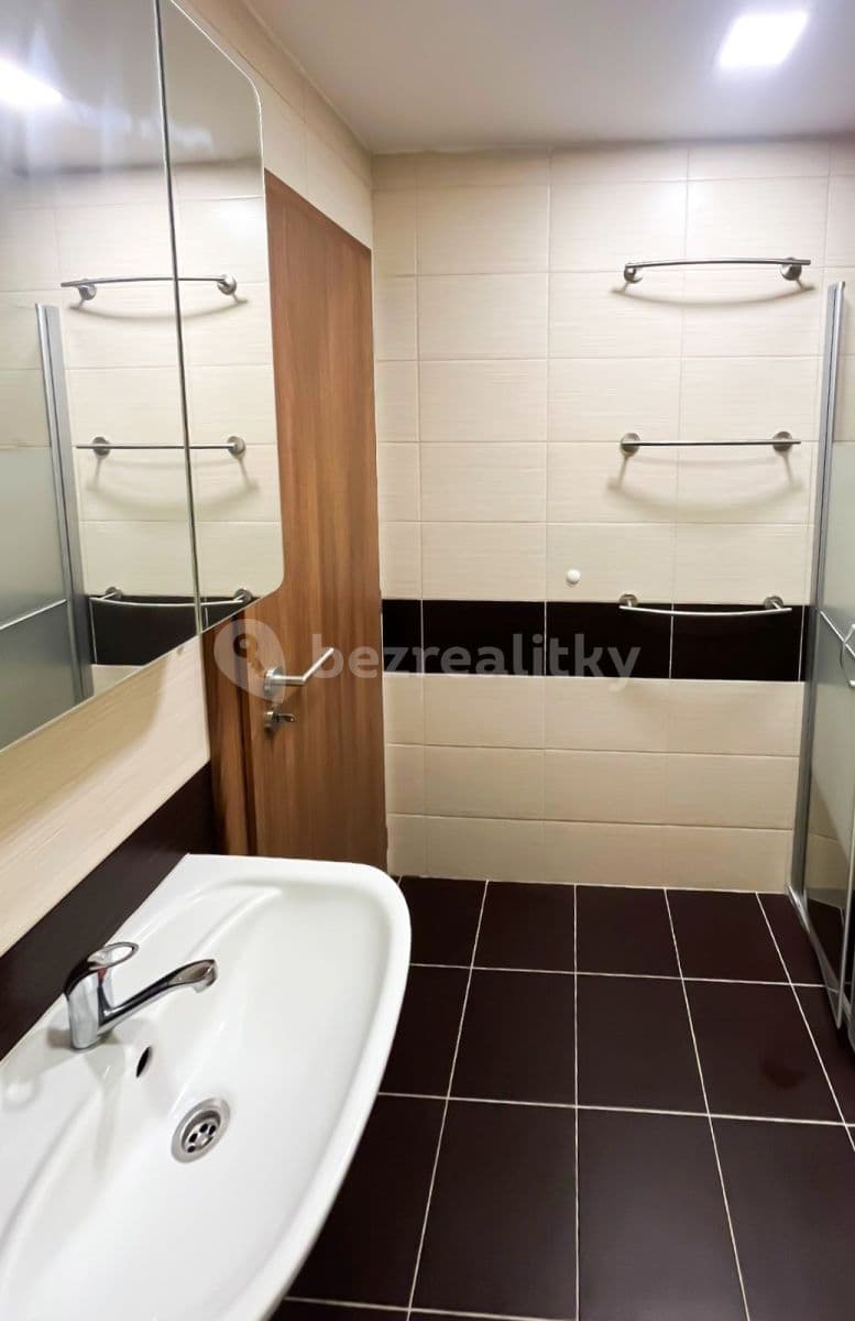 Pronájem bytu 1+1 44 m², Konečná, Karlovy Vary, Karlovarský kraj Pronájem bytu 1+1 44 m², Konečná, Karlovy Vary, Karlovarský kraj