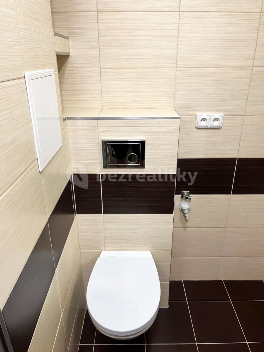 Pronájem bytu 1+1 44 m², Konečná, Karlovy Vary, Karlovarský kraj Pronájem bytu 1+1 44 m², Konečná, Karlovy Vary, Karlovarský kraj