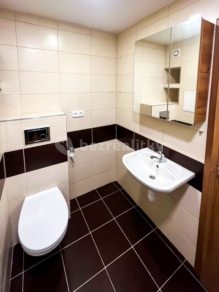 Pronájem bytu 1+1 44 m², Konečná, Karlovy Vary, Karlovarský kraj Pronájem bytu 1+1 44 m², Konečná, Karlovy Vary, Karlovarský kraj