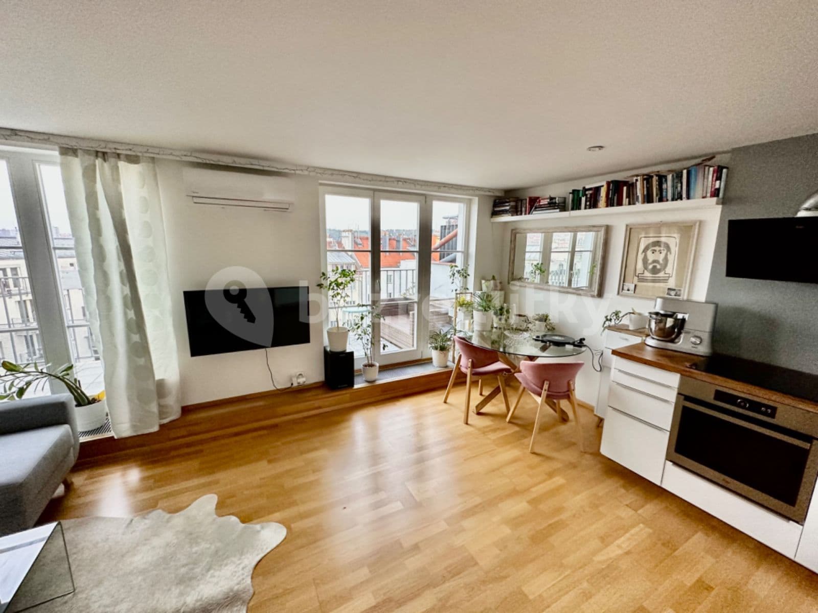 Pronájem bytu 2+kk 48 m², U Křížku, Praha, Praha Pronájem bytu 2+kk 48 m², U Křížku, Praha, Praha
