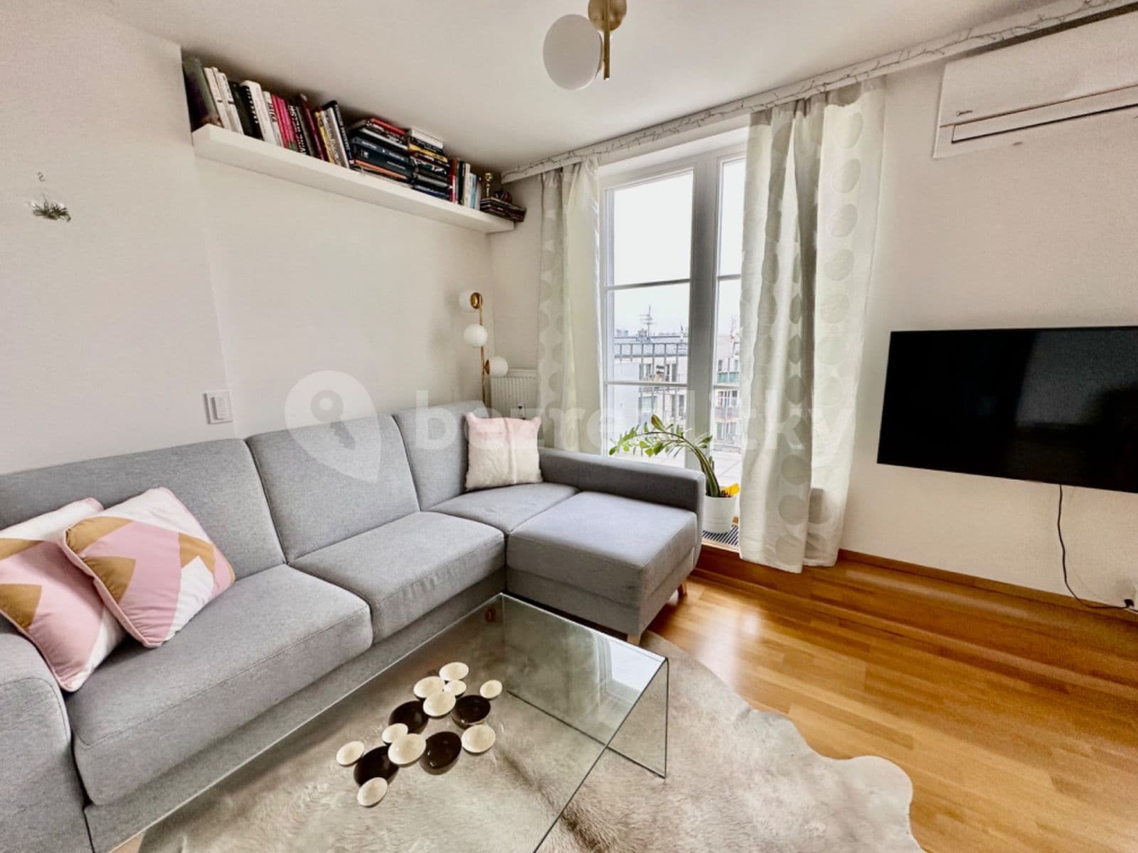 Pronájem bytu 2+kk 48 m², U Křížku, Praha, Praha Pronájem bytu 2+kk 48 m², U Křížku, Praha, Praha
