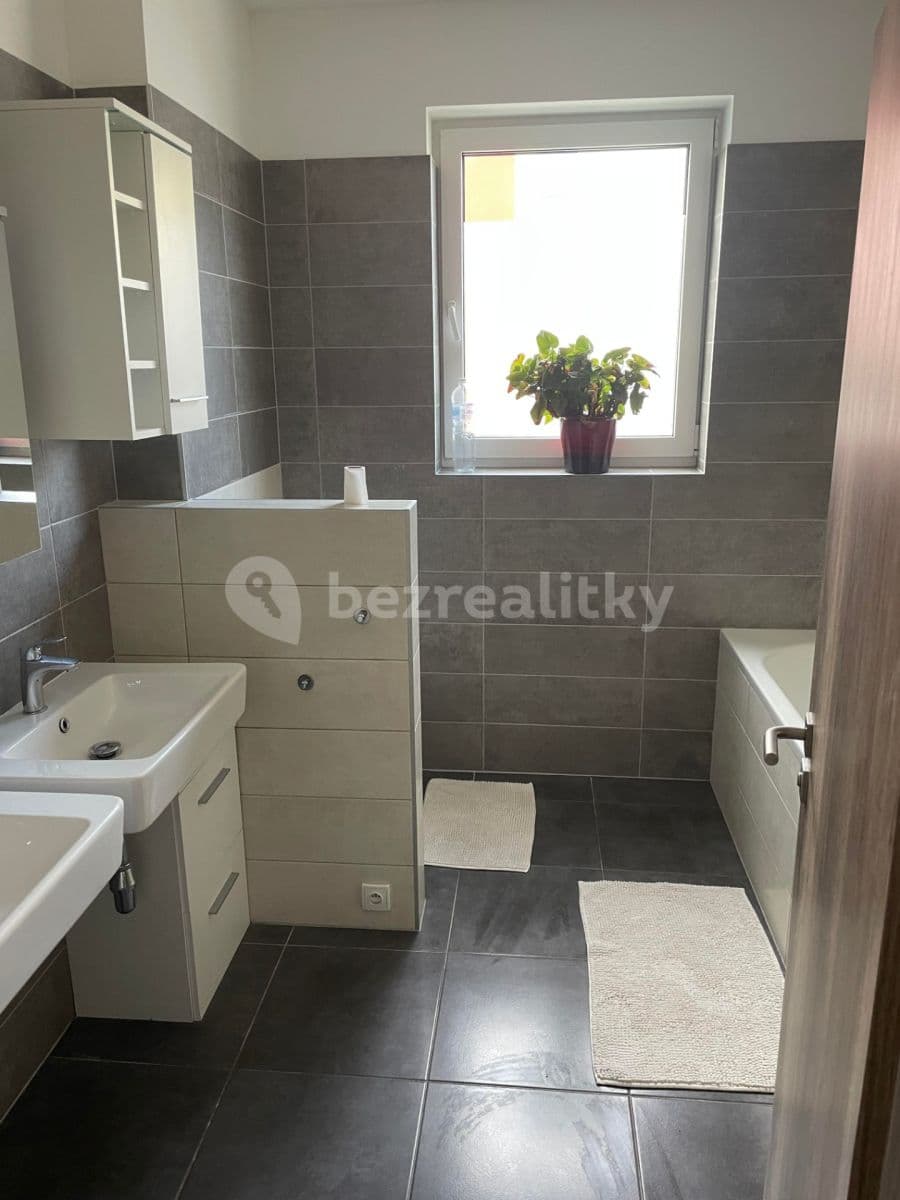 Pronájem domu 97 m², pozemek 130 m², Tři Vršky, Králův Dvůr, Středočeský kraj Pronájem domu 97 m², pozemek 130 m², Tři Vršky, Králův Dvůr, Středočeský kraj