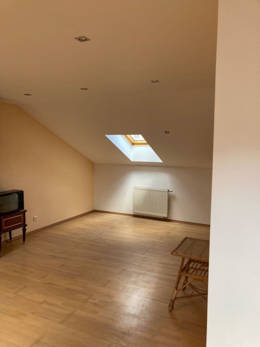 Prodej domu 200 m², pozemek 149 m², Kvetinová, Banská Bystrica, Banskobystrický kraj Prodej domu 200 m², pozemek 149 m², Kvetinová, Banská Bystrica, Banskobystrický kraj