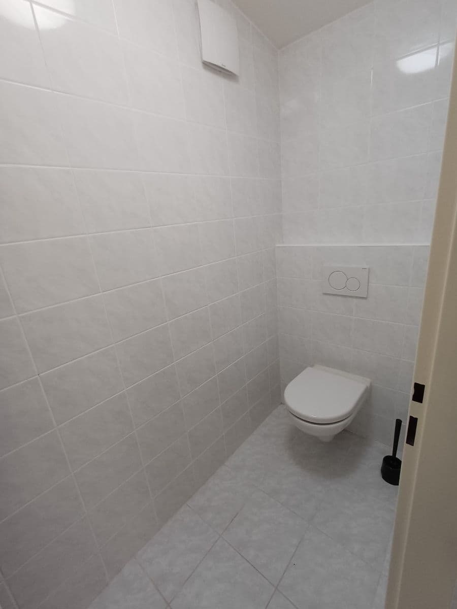 Pronájem nebytového prostoru 22 m², Nad Sokolovnou, Praha, Praha Pronájem nebytového prostoru 22 m², Nad Sokolovnou, Praha, Praha