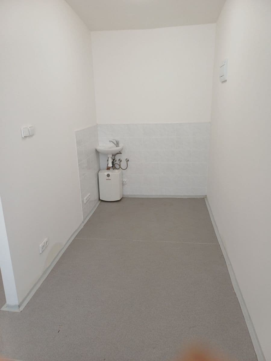 Pronájem nebytového prostoru 22 m², Nad Sokolovnou, Praha, Praha Pronájem nebytového prostoru 22 m², Nad Sokolovnou, Praha, Praha