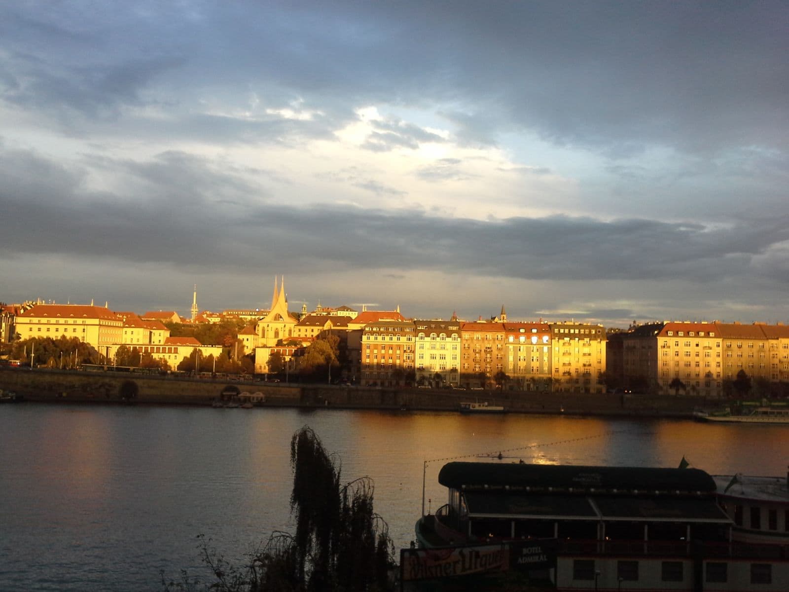 Pronájem bytu 80 m², Hořejší nábřeží, Praha, Praha Pronájem bytu 80 m², Hořejší nábřeží, Praha, Praha