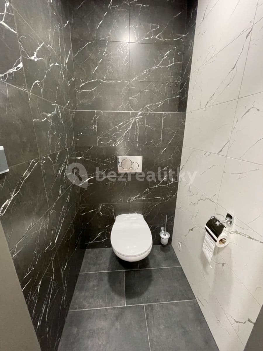 Pronájem bytu 3+kk 74 m², Bratří Čapků, Hradec Králové, Královéhradecký kraj Pronájem bytu 3+kk 74 m², Bratří Čapků, Hradec Králové, Královéhradecký kraj