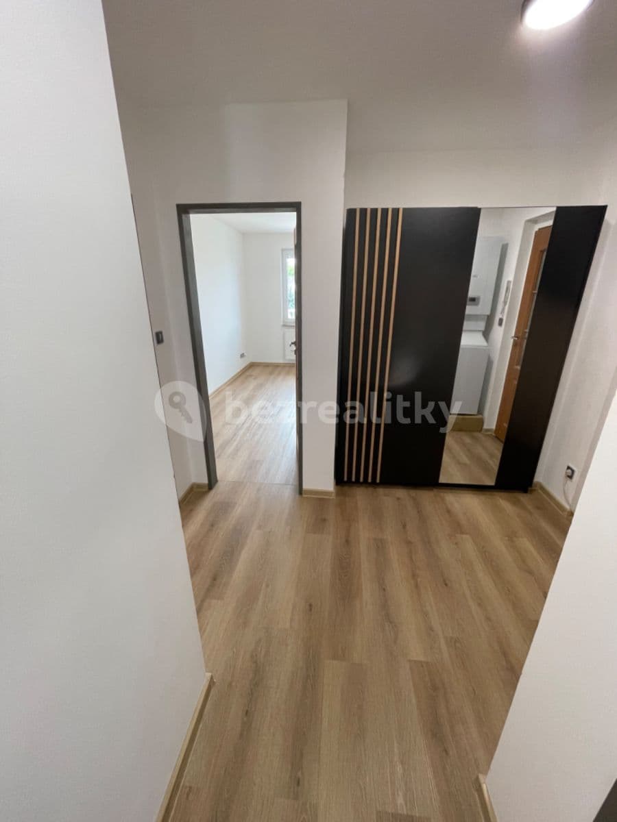 Pronájem bytu 3+kk 74 m², Bratří Čapků, Hradec Králové, Královéhradecký kraj Pronájem bytu 3+kk 74 m², Bratří Čapků, Hradec Králové, Královéhradecký kraj