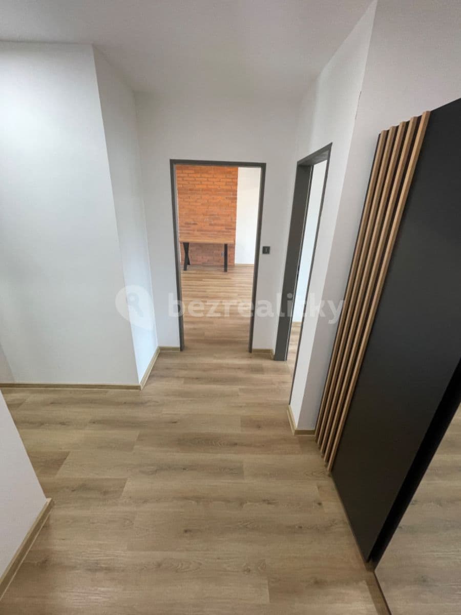 Pronájem bytu 3+kk 74 m², Bratří Čapků, Hradec Králové, Královéhradecký kraj Pronájem bytu 3+kk 74 m², Bratří Čapků, Hradec Králové, Královéhradecký kraj