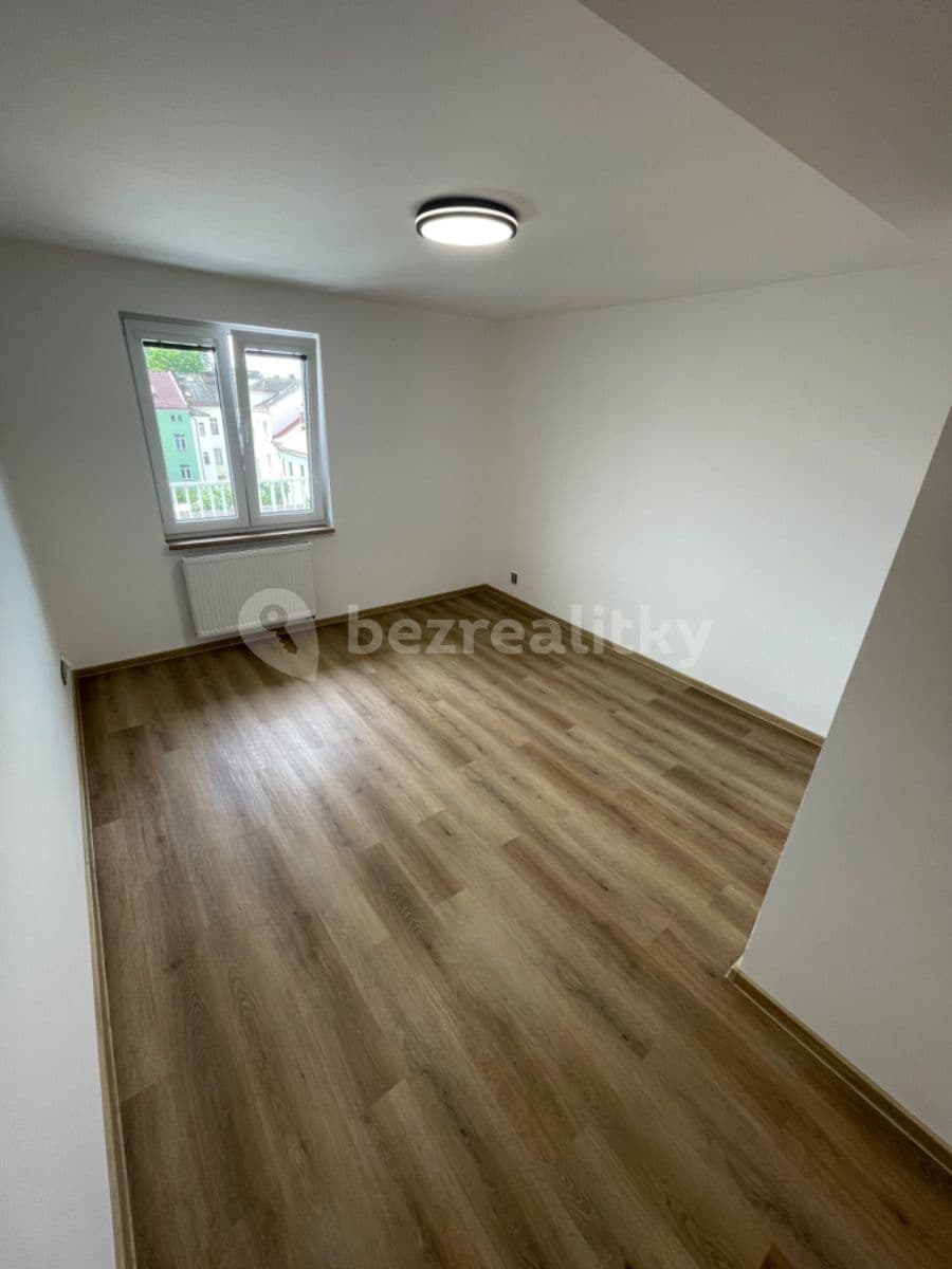 Pronájem bytu 3+kk 74 m², Bratří Čapků, Hradec Králové, Královéhradecký kraj Pronájem bytu 3+kk 74 m², Bratří Čapků, Hradec Králové, Královéhradecký kraj