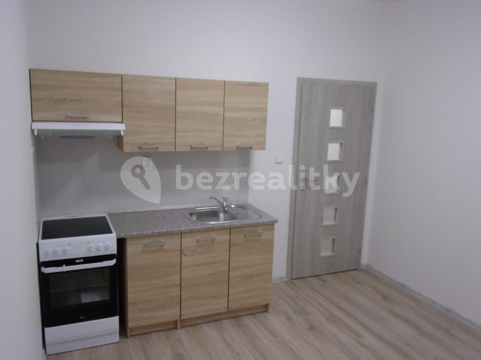 Pronájem bytu 1+kk 21 m², Slepá, Milovice, Středočeský kraj Pronájem bytu 1+kk 21 m², Slepá, Milovice, Středočeský kraj