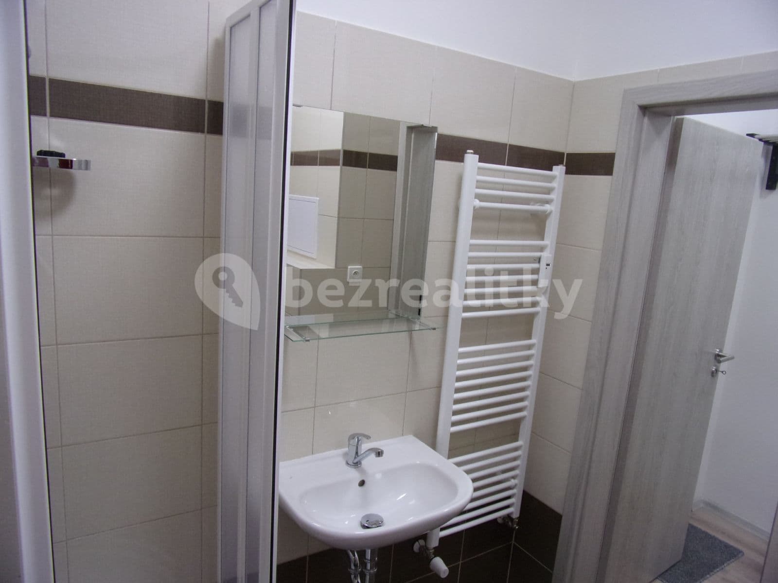 Pronájem bytu 1+kk 21 m², Slepá, Milovice, Středočeský kraj Pronájem bytu 1+kk 21 m², Slepá, Milovice, Středočeský kraj