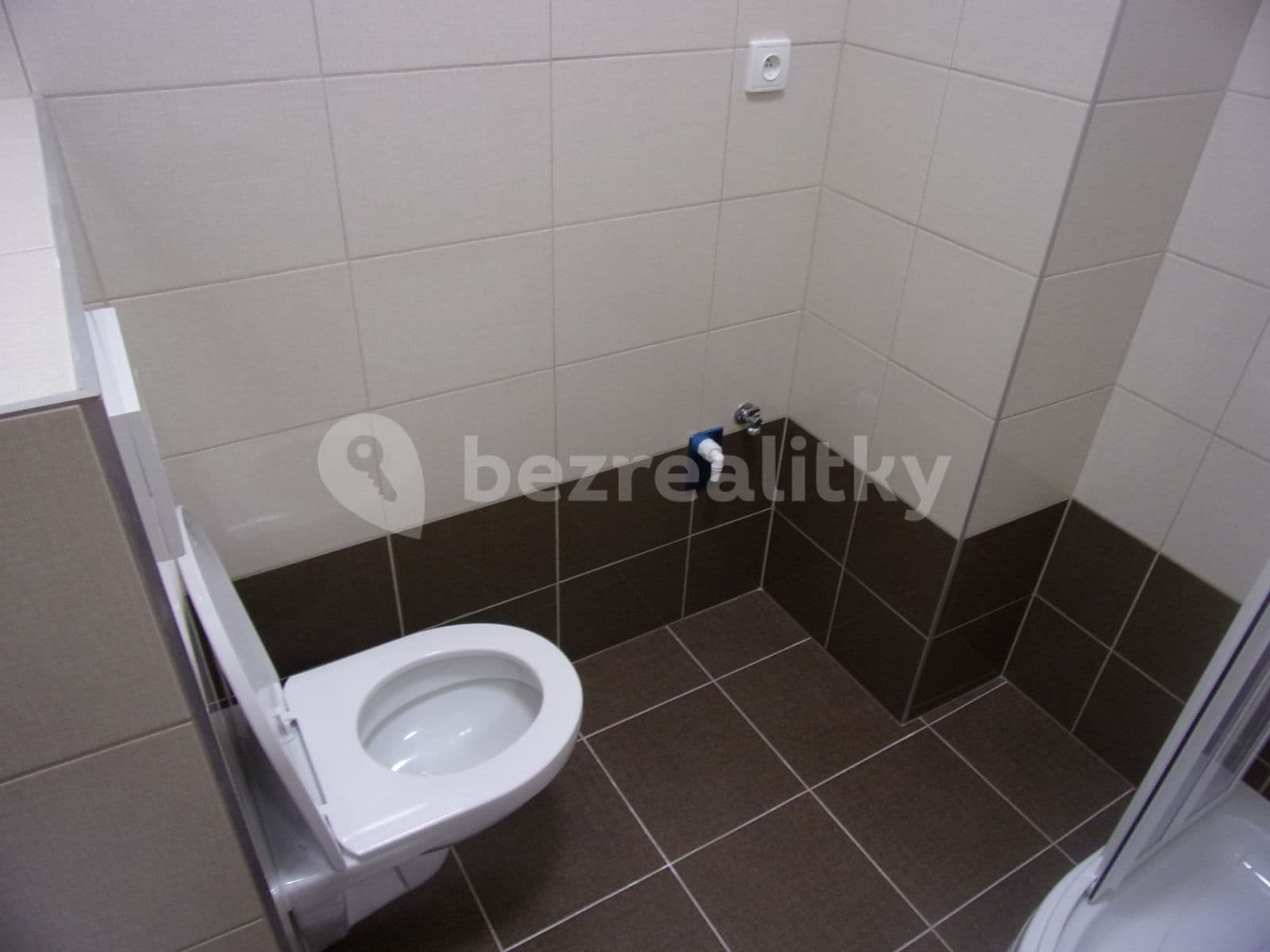 Pronájem bytu 1+kk 21 m², Slepá, Milovice, Středočeský kraj Pronájem bytu 1+kk 21 m², Slepá, Milovice, Středočeský kraj