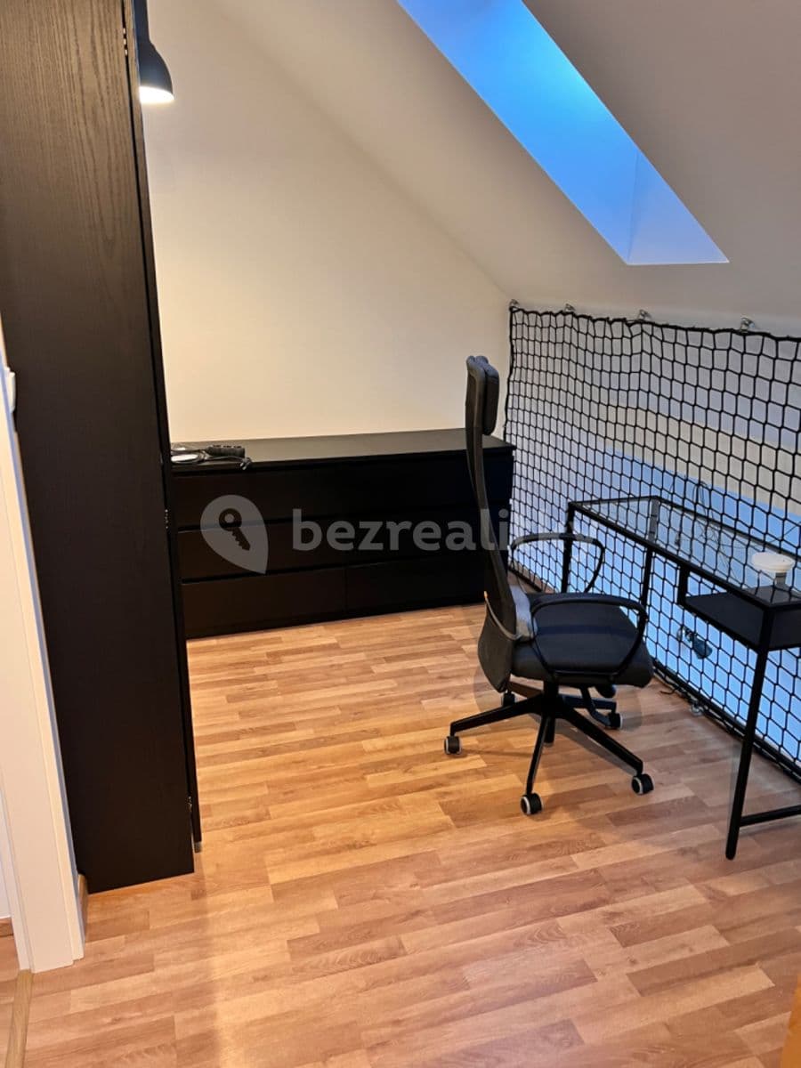 Pronájem bytu 3+kk 70 m², 28. pluku, Praha, Praha Pronájem bytu 3+kk 70 m², 28. pluku, Praha, Praha