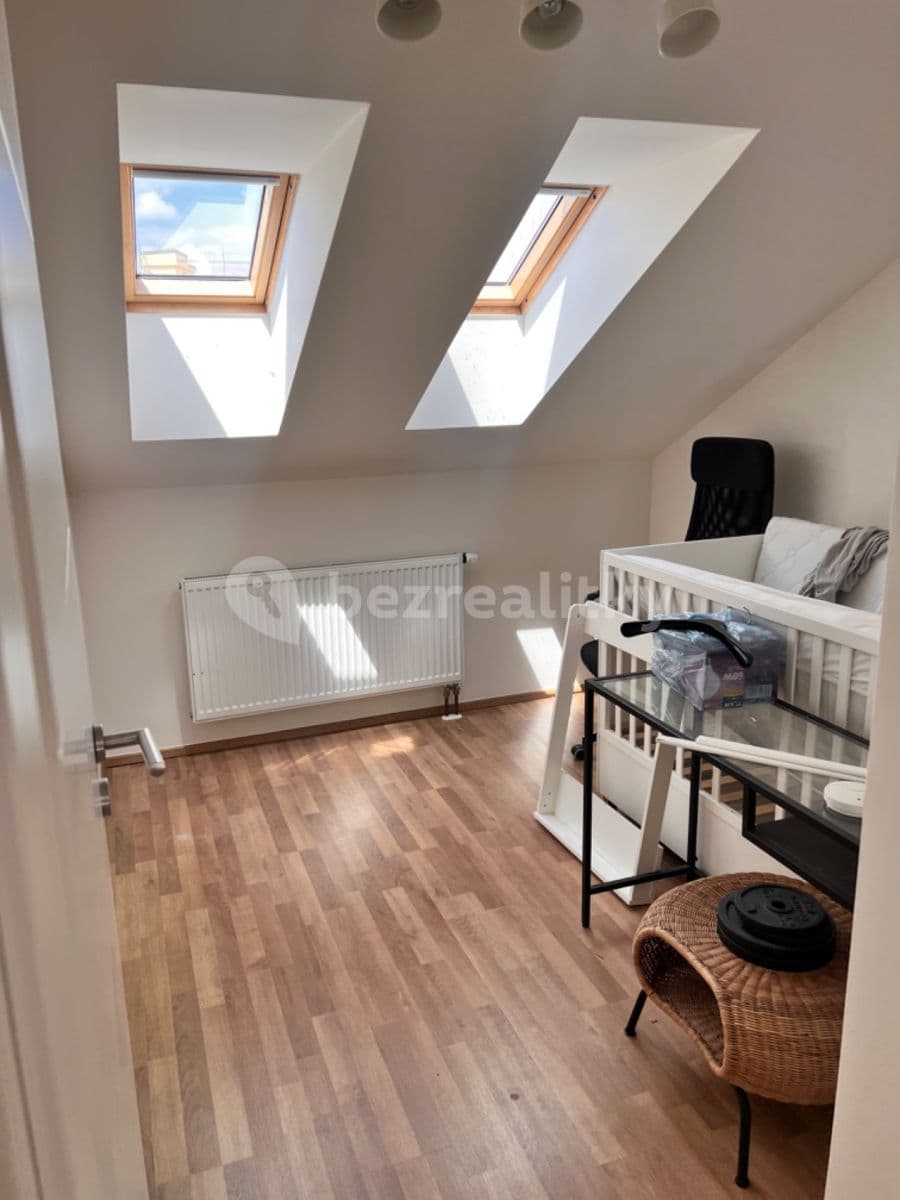 Pronájem bytu 3+kk 70 m², 28. pluku, Praha, Praha Pronájem bytu 3+kk 70 m², 28. pluku, Praha, Praha