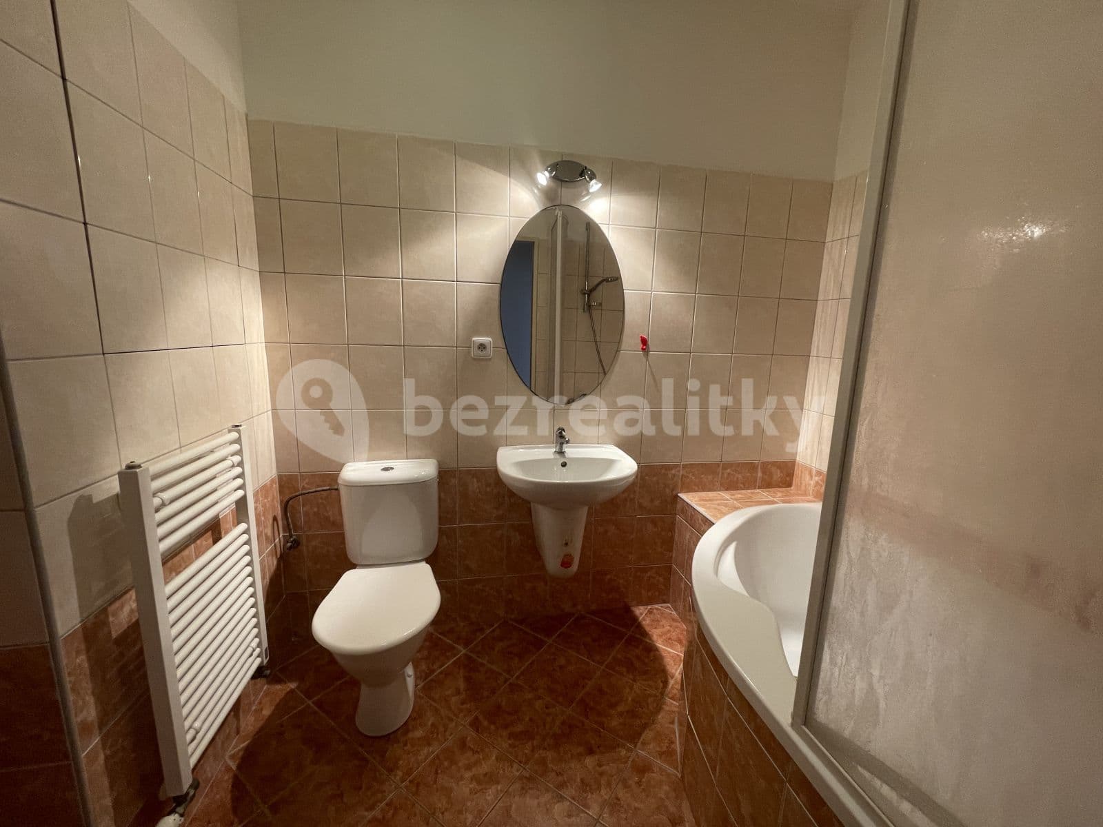 Pronájem bytu 2+kk 57 m², Okrová, Náchod, Královéhradecký kraj Pronájem bytu 2+kk 57 m², Okrová, Náchod, Královéhradecký kraj