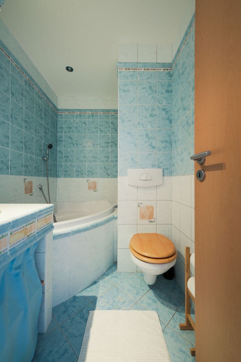 Prodej bytu 2+1 55 m², Chotutická, Praha, Praha Prodej bytu 2+1 55 m², Chotutická, Praha, Praha