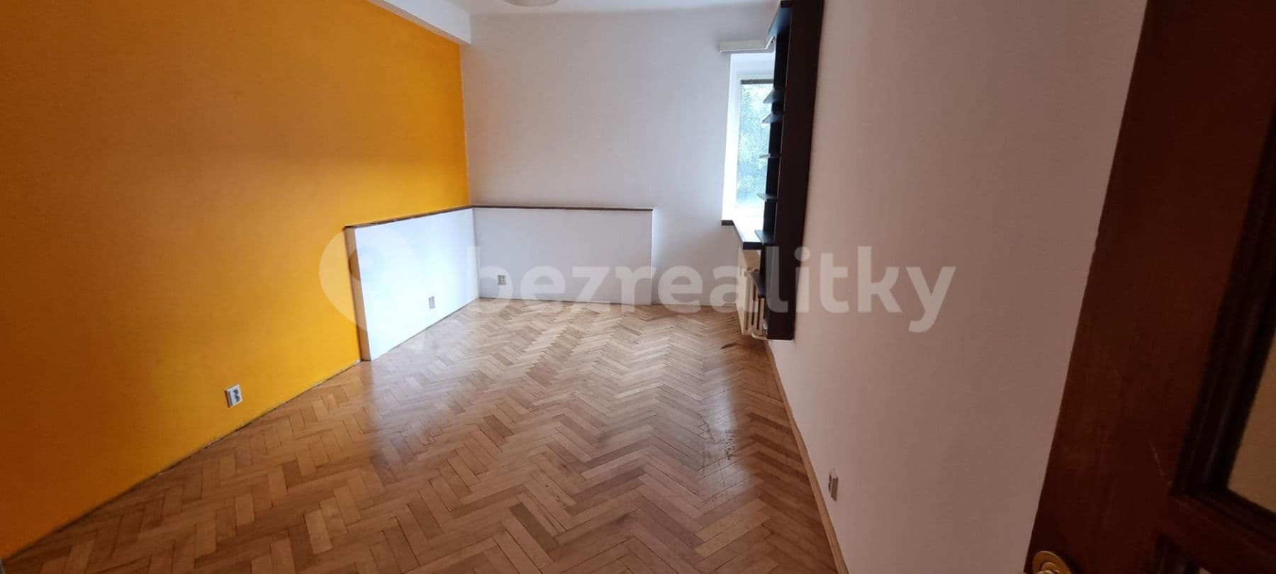 Pronájem bytu 2+1 71 m², 28. pluku, Praha, Praha Pronájem bytu 2+1 71 m², 28. pluku, Praha, Praha