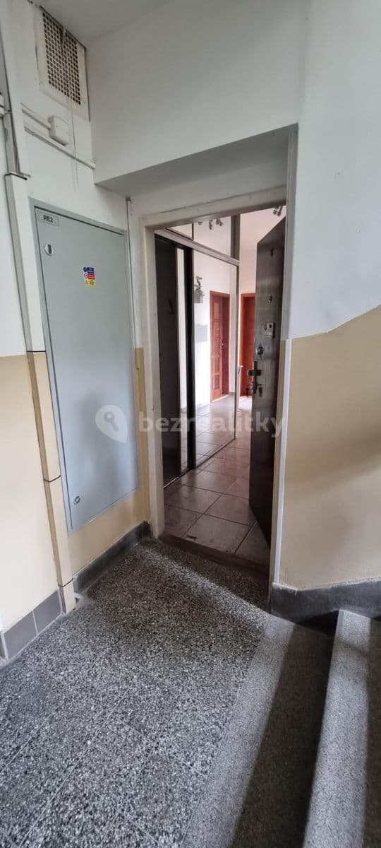 Pronájem bytu 2+1 71 m², 28. pluku, Praha, Praha Pronájem bytu 2+1 71 m², 28. pluku, Praha, Praha