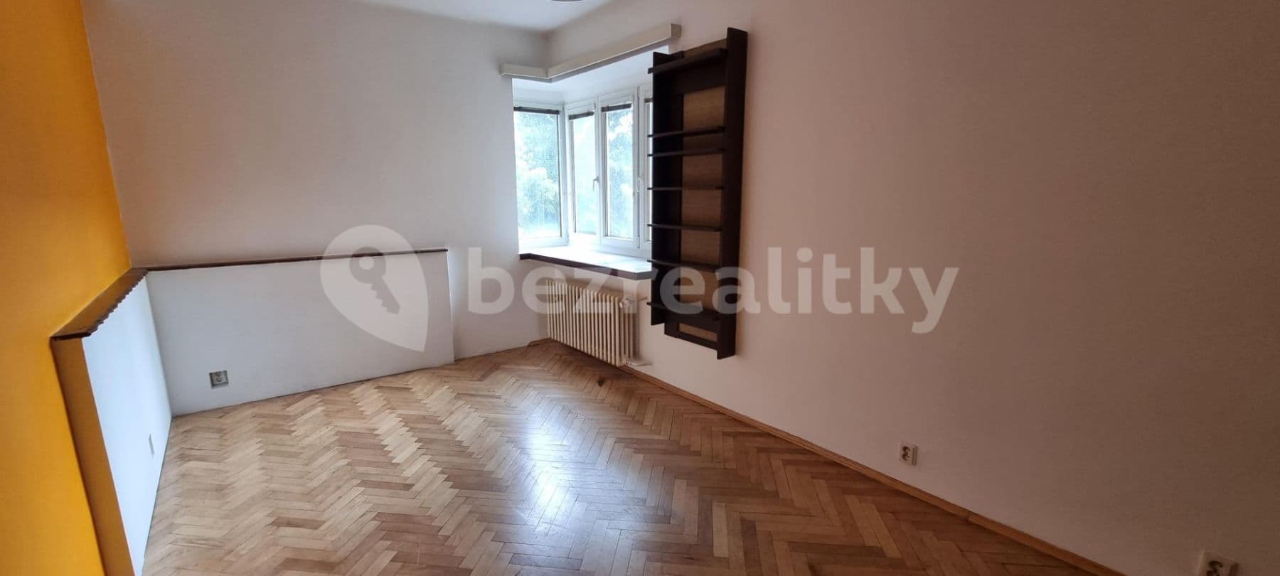 Pronájem bytu 2+1 71 m², 28. pluku, Praha, Praha Pronájem bytu 2+1 71 m², 28. pluku, Praha, Praha