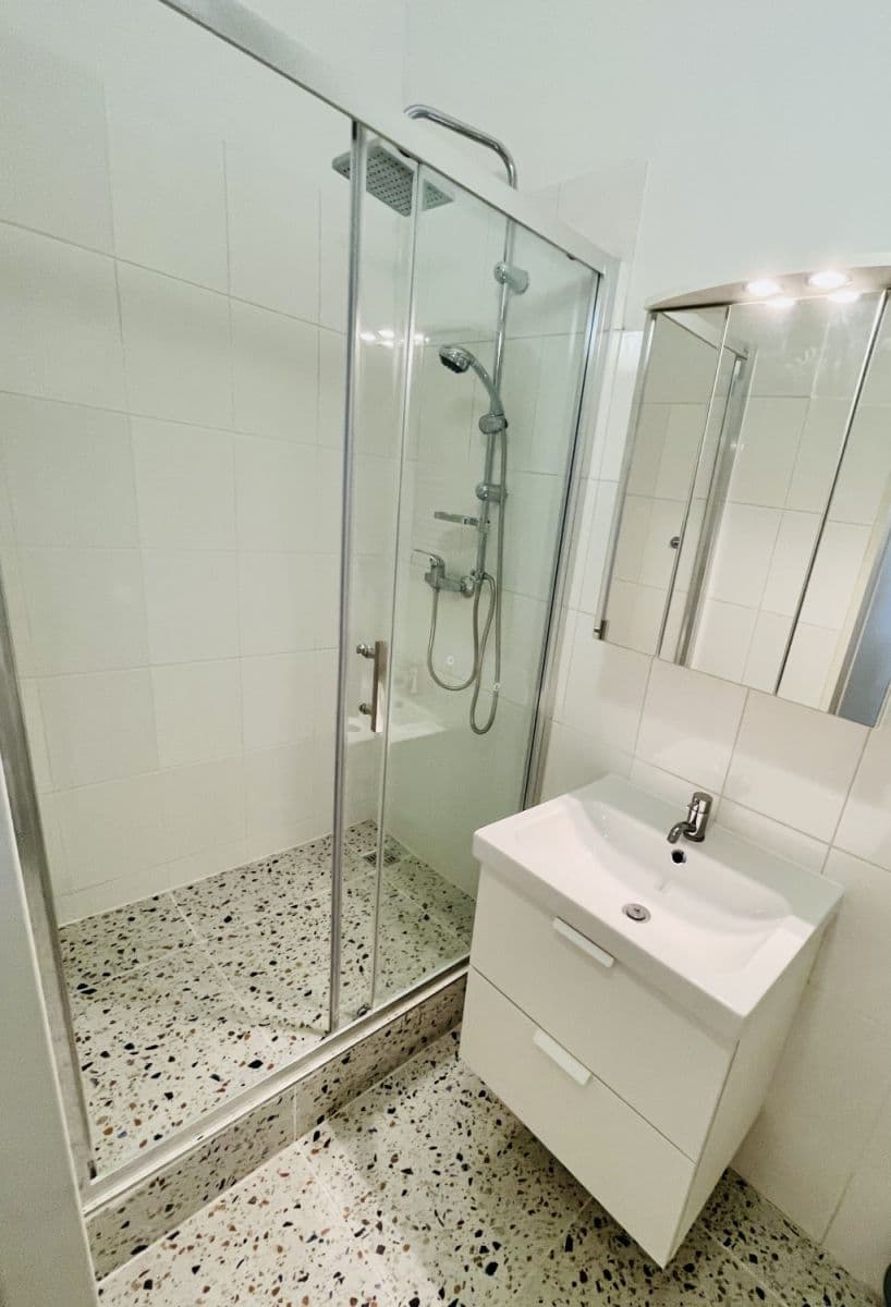 Pronájem bytu 38 m², Šaldova, Praha, Praha Pronájem bytu 38 m², Šaldova, Praha, Praha