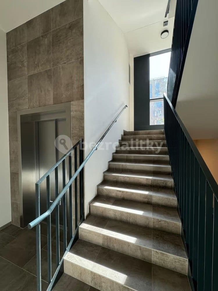 Pronájem bytu 2+kk 54 m², U Lihovaru, Praha, Praha Pronájem bytu 2+kk 54 m², U Lihovaru, Praha, Praha