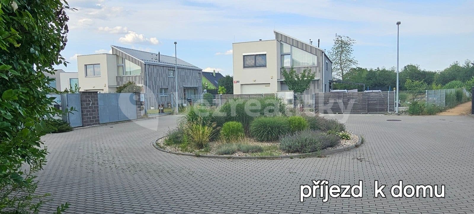 Pronájem domu 200 m², pozemek 970 m², Lhenická, Praha, Praha Pronájem domu 200 m², pozemek 970 m², Lhenická, Praha, Praha