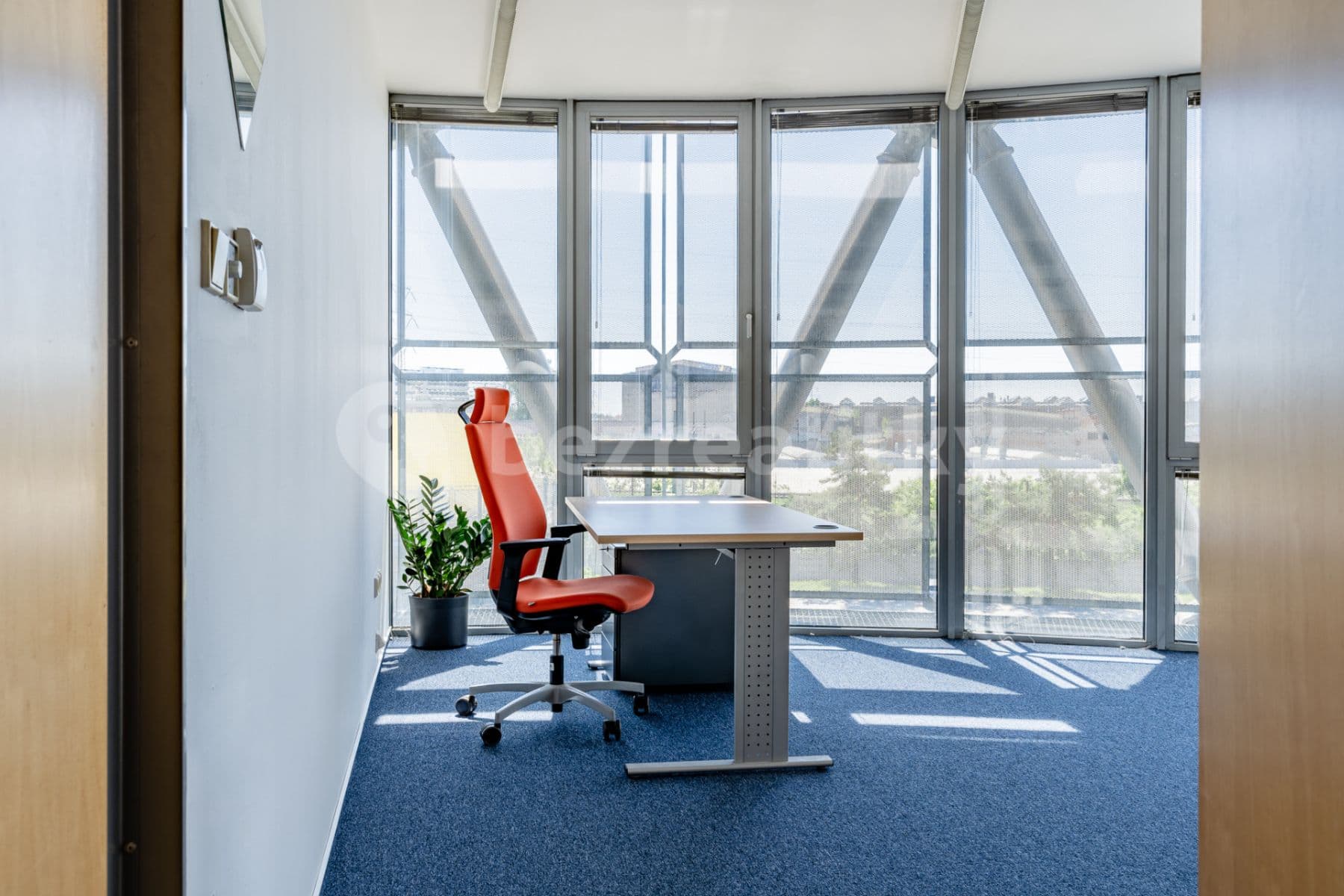 Pronájem kanceláře 18 m², Plynárenská, Brno, Jihomoravský kraj Pronájem kanceláře 18 m², Plynárenská, Brno, Jihomoravský kraj