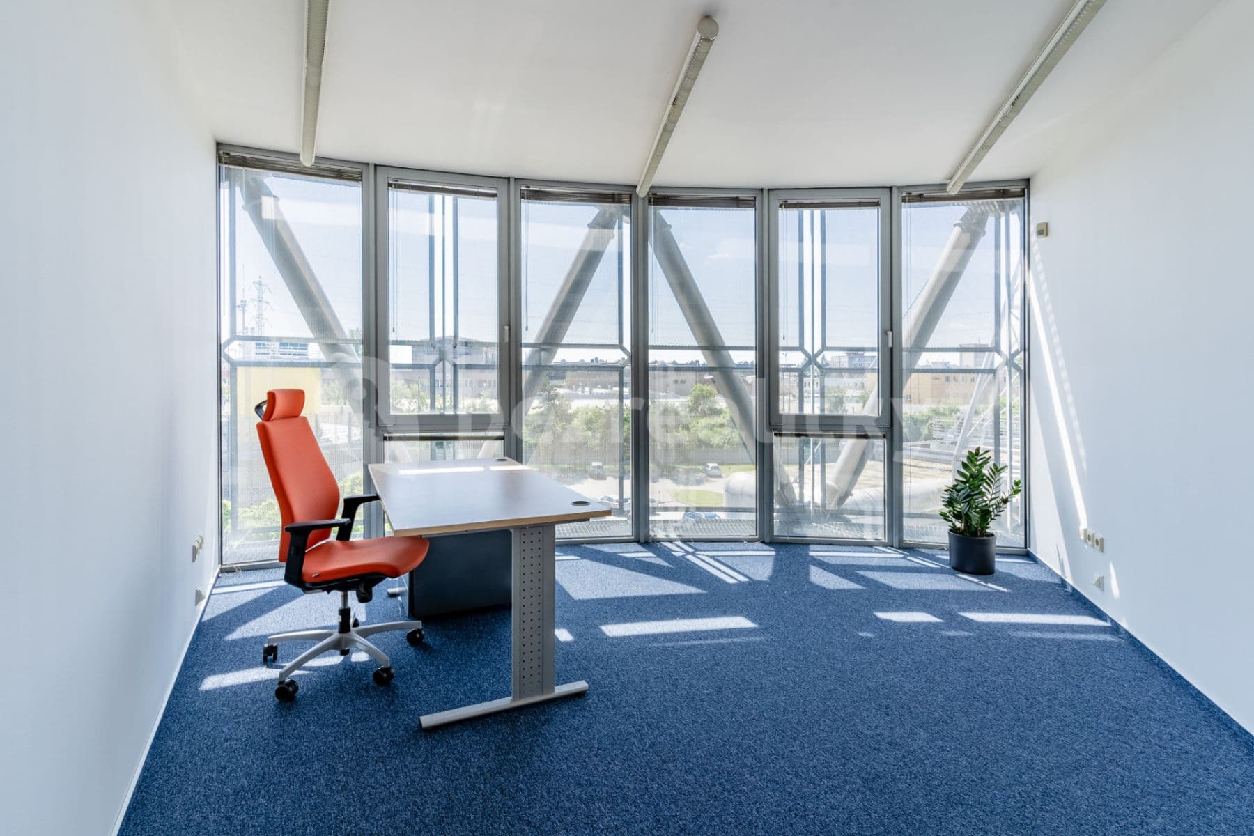 Pronájem kanceláře 18 m², Plynárenská, Brno, Jihomoravský kraj Pronájem kanceláře 18 m², Plynárenská, Brno, Jihomoravský kraj