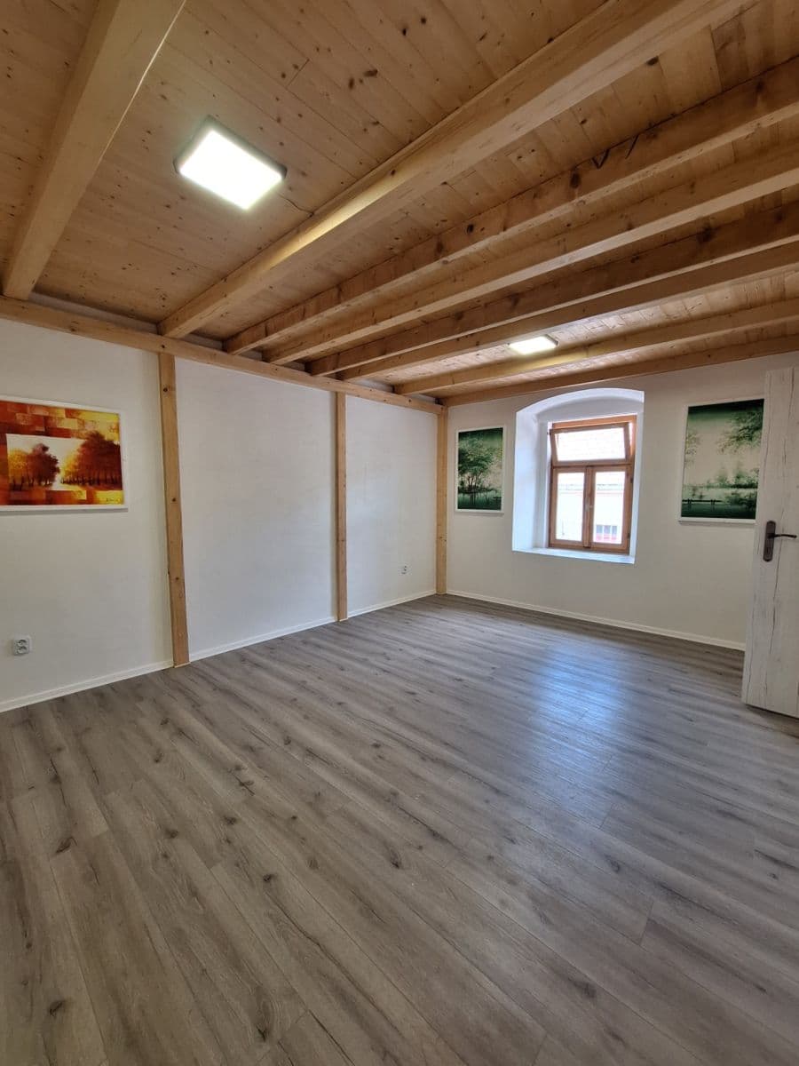 Pronájem domu 93 m², pozemek 50 m², V. Burgra, Kladno, Středočeský kraj Pronájem domu 93 m², pozemek 50 m², V. Burgra, Kladno, Středočeský kraj