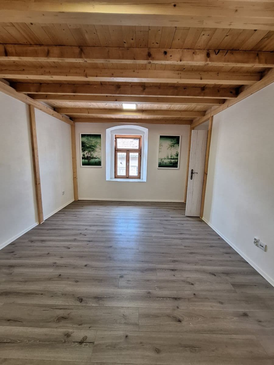 Pronájem domu 93 m², pozemek 50 m², V. Burgra, Kladno, Středočeský kraj Pronájem domu 93 m², pozemek 50 m², V. Burgra, Kladno, Středočeský kraj